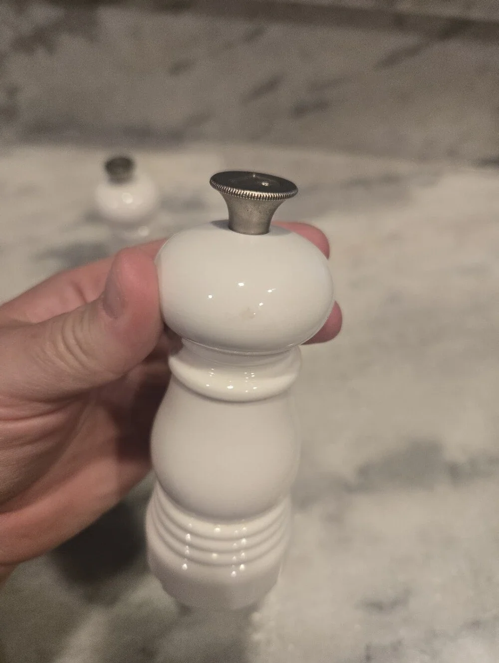 Le Creuset White Salt & Pepper Mill Grinders Set – Glossy Ceramic Paid $80